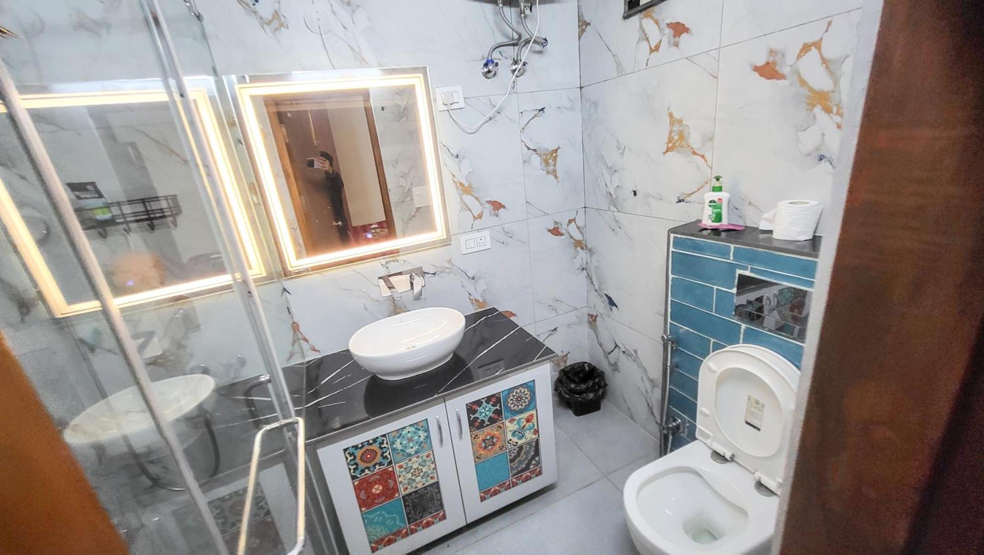 Vacationbuddy Charming 4bhk Retreat In Janakpuri * New Delhi