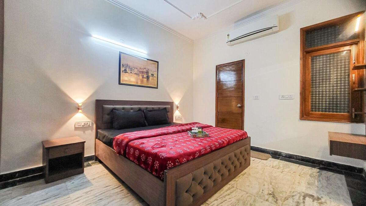 Vacationbuddy Charming 4bhk Retreat In Janakpuri *