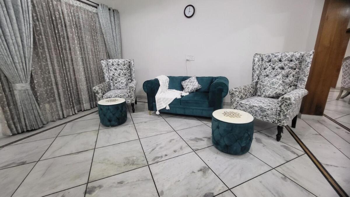 Vacationbuddy Charming 4bhk Retreat In Janakpuri