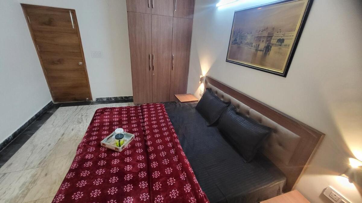 Vacationbuddy Charming 4bhk Retreat In Janakpuri Apartment New Delhi