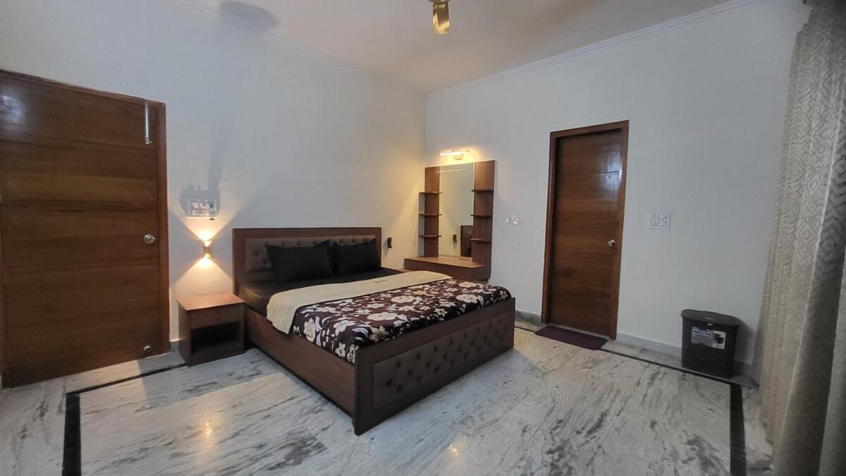 Vacationbuddy Charming 4bhk Retreat In Janakpuri Apartment