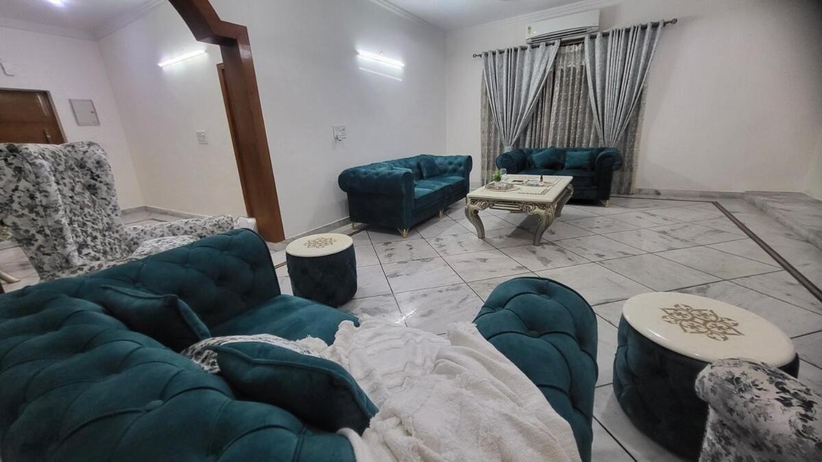 Vacationbuddy Charming 4bhk Retreat In Janakpuri *