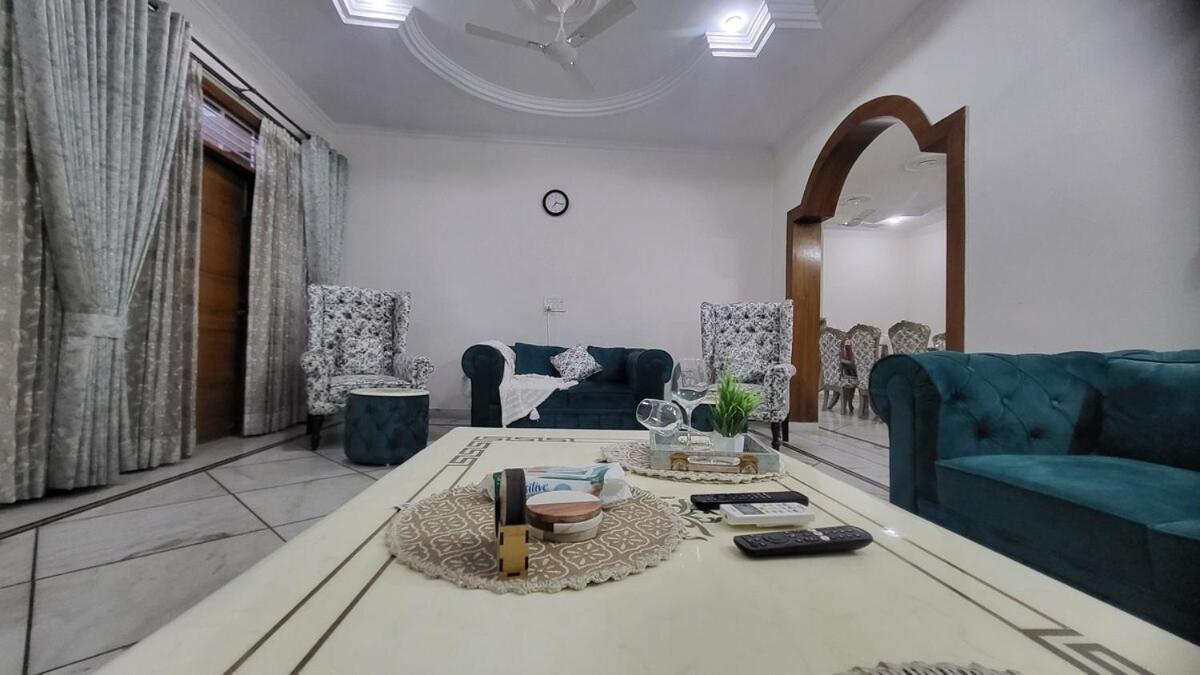 Vacationbuddy Charming 4bhk Retreat In Janakpuri