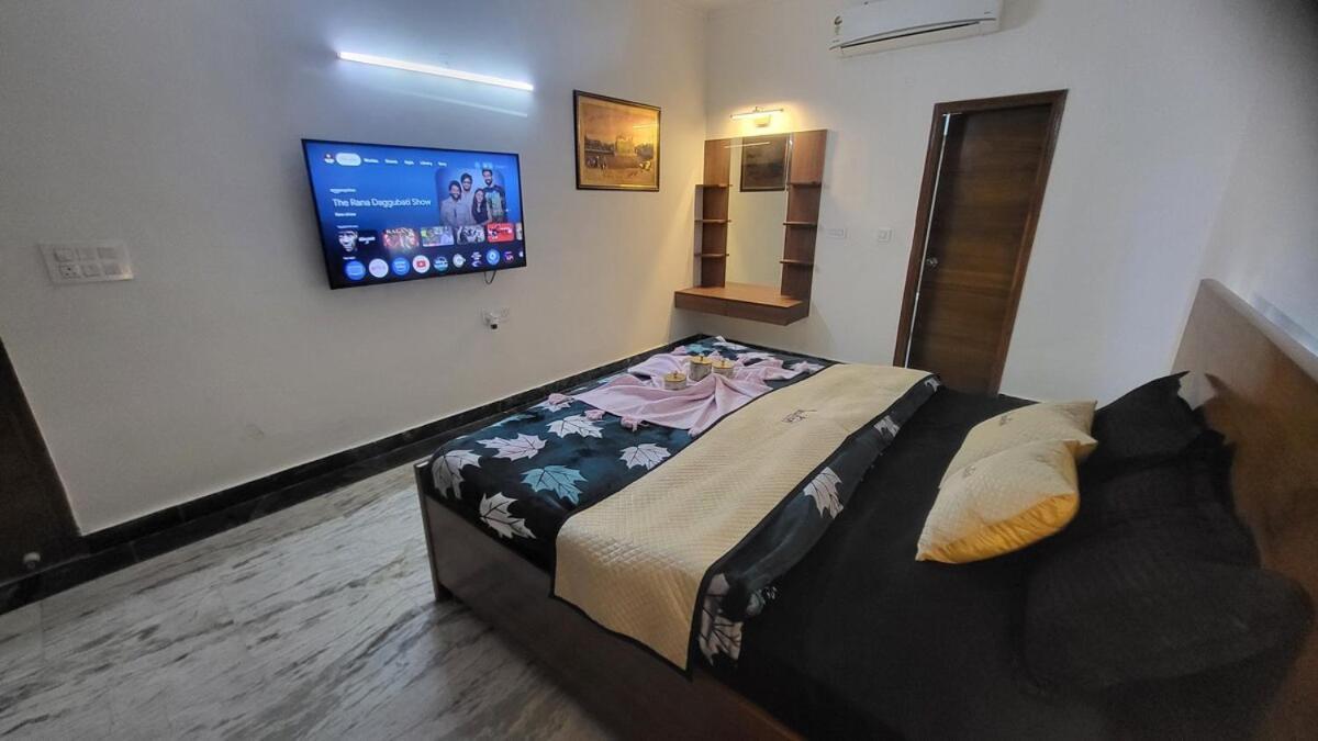 Apartment Vacationbuddy Charming 4bhk Retreat In Janakpuri New Delhi