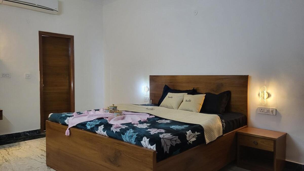 Apartment Vacationbuddy Charming 4bhk Retreat In Janakpuri