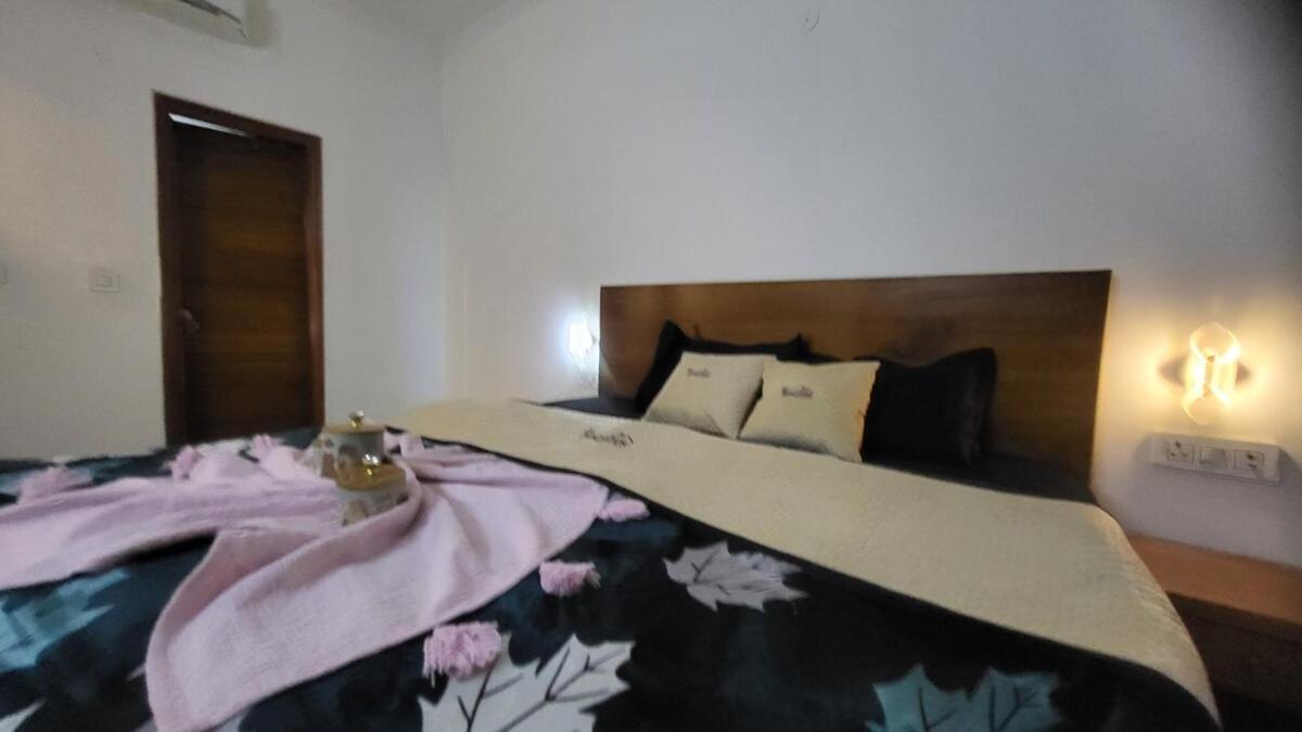 Vacationbuddy Charming 4bhk Retreat In Janakpuri *