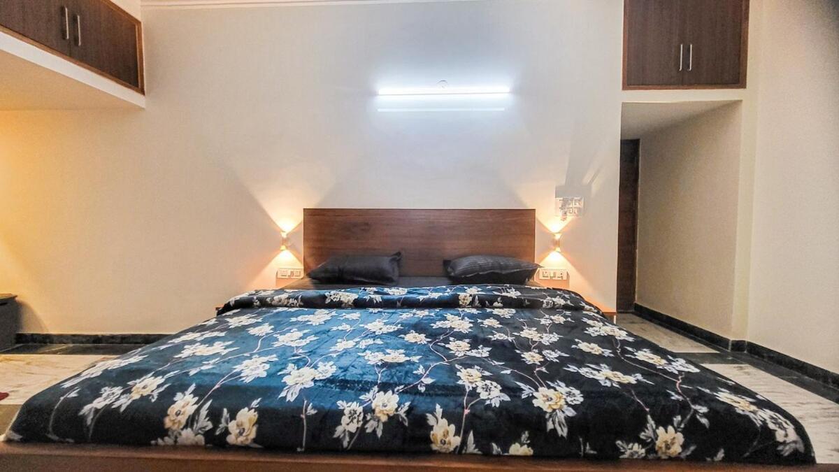 Apartment Vacationbuddy Charming 4bhk Retreat In Janakpuri New Delhi