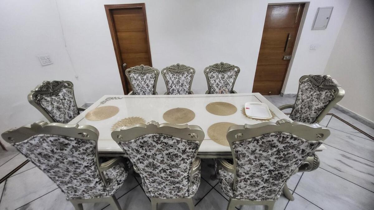 Vacationbuddy Charming 4bhk Retreat In Janakpuri Apartment New Delhi