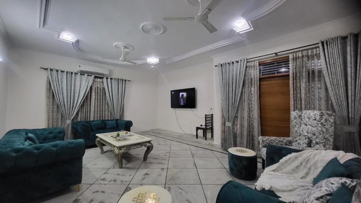 Apartment Vacationbuddy Charming 4bhk Retreat In Janakpuri