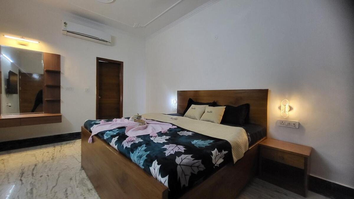 Apartment Vacationbuddy Charming 4bhk Retreat In Janakpuri New Delhi